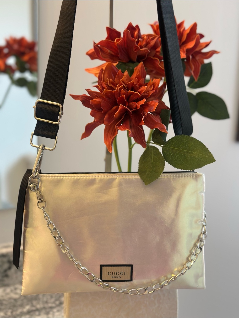 Gucci Iridescent Pearl Parfums Bag GWP ITEM NWOT